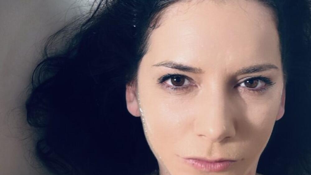 Dorota Nvotová vydáva nový singel. Videoklip k nemu si natočila sama vo vani