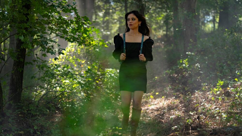 Millerovo dievča - Jenna Ortega a jej krok vedľa na ceste k umeleckému filmu