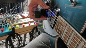 Úder do tváre alebo objatie, je to na tebe!