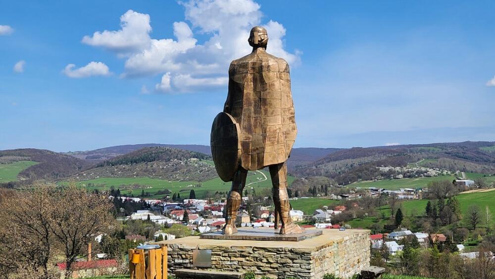 Neďaleko múzea Andyho Warhola vznikla sochárska obec Habura
