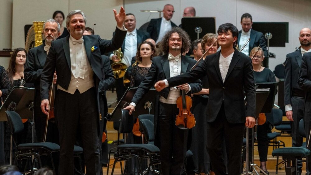 Technicky suverénny, poetický Rachmaninov s vtipom a šarmom