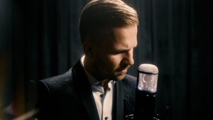 Story a Martin Chodúr sa spojili v sugestívnej skladbe Mění se čas