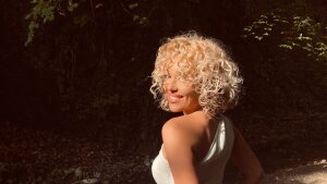 Lucia Gibarti vydala video k piesni Hlavolam a chystá debutové EP