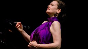 Simona Houda Šaturová a  Jiří Bárta v Slovenskej filharmónii a Smetanovej sieni