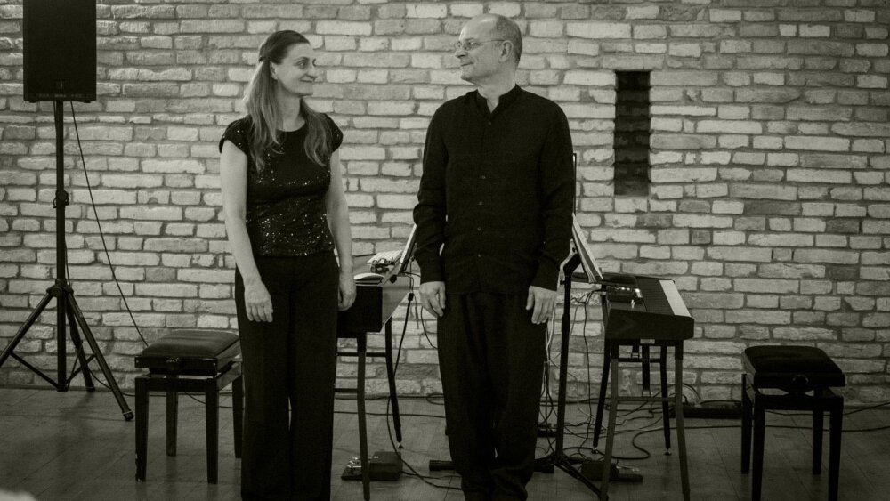 Miki a Nora Skutovci: Klavír a orchester v priestoroch komárňanskej pevnosti