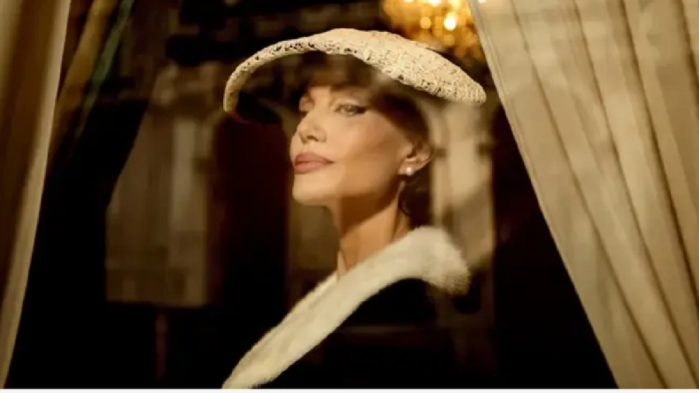 Angelina Jolie stvárni legendárnu opernú speváčku Mariu Callas