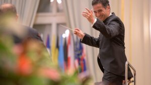 Andrés Orozco-Estrada: vitalita, energia a disciplína orchestra