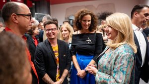 Film Šťastný človek uviedli prezidentka Zuzana Čaputová a ministerka kultúry Silvia Hroncová