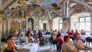 Čaj o piatej s historikom Danielom Hupkom