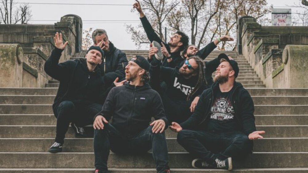 Kapela Heľenine Oči má novú pesničku: hymnu pilotného ročníka festivalu HELFEST