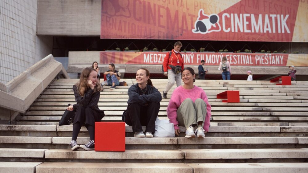 Cinematik dá priestor domácim dokumentom aj netradičným filmovým pohľadom na deti