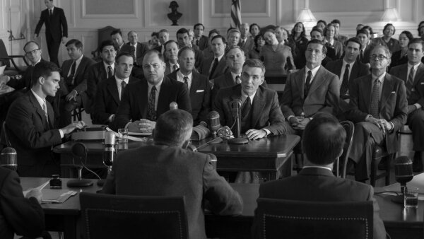 Oppenheimer - starý dobrý Christopher Nolan už je zrejme dávno preč