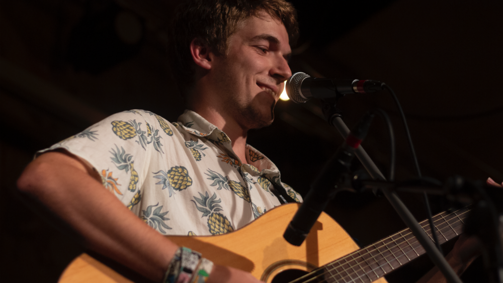 Umelec bedña: Pri slam poetry musí mať divák otvorenú myseľ