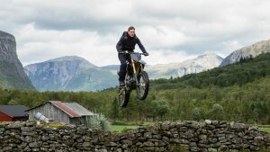 Ambiciózny Tom Cruise čoskoro príde do našich kín