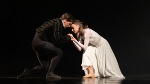 BALETNÉ ZÁKULISIE - HAMLET