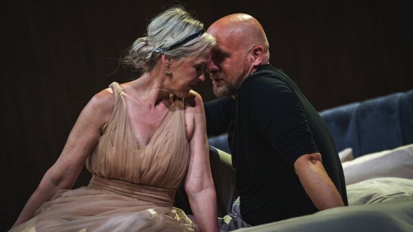 Marina Carr: DIEVČA NA OLTÁRI