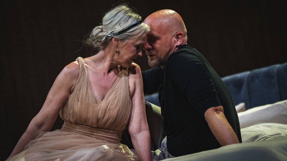 Marina Carr: DIEVČA NA OLTÁRI