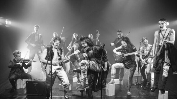 PUPEK - Všetko medzi východom a západom