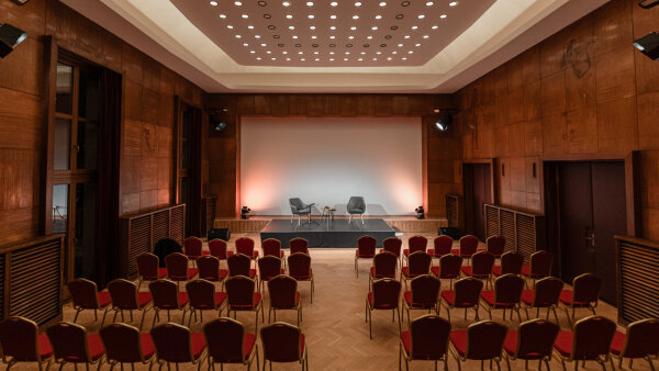 O KONCERTE PRED KONCERTOM - ČAJKOVSKÉHO KLAVÍRNY KONCERT