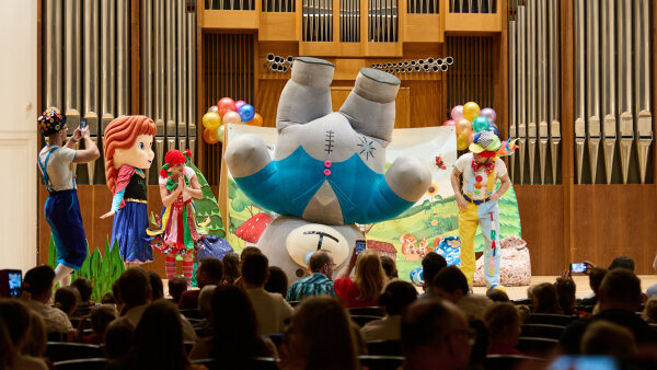 TÁRAJKO A POPLETAJKA – NARODENINOVÁ PÁRTY