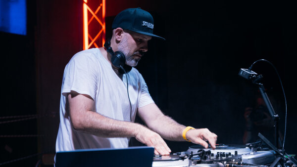 TEEN THEATRE FEST 2026 | Koncert DJ Spinhandz