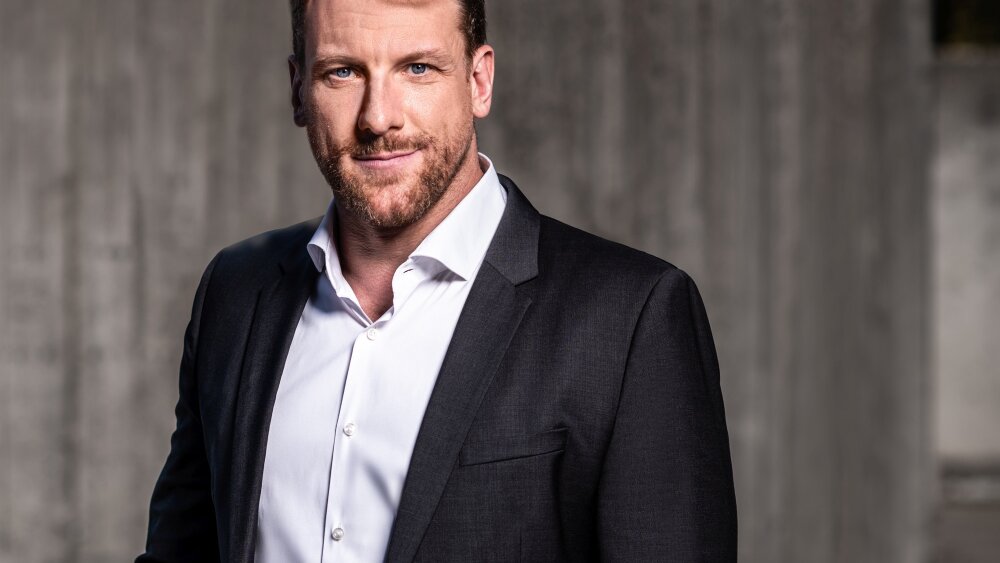 Günther Groissböck_foto Dominik Stixenber ger_2.jpg