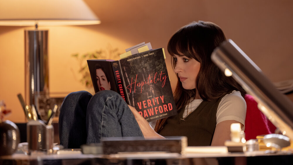 Verity-Dakota_Johnson__V_16300_R_2000x1334_thumbnail (1).jpg
