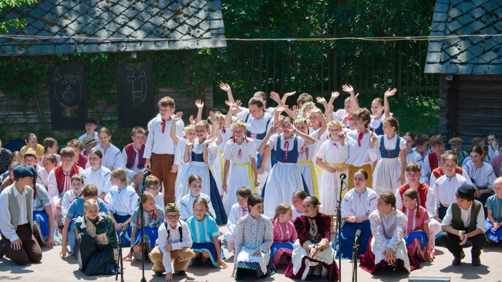 festival_detskych_folklornych_suborov_2.jpg