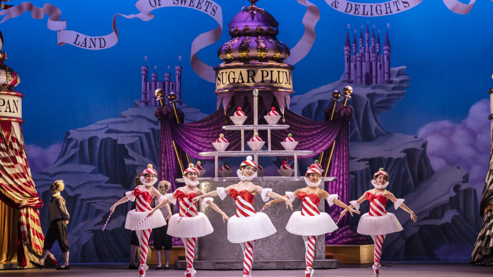 Dance - English National Ballet Artists as Marzipan-Zwiebelflöten in Aaron S. Watkin and Arielle Smith_s Nutcracker © Johan Persson.jpg