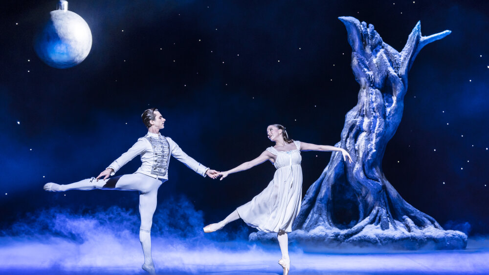 Dance - Ivana Bueno as Clara, Francesco Gabriele Frola as Nutcracker Prince in Aaron S. Watkin and Arielle Smith_s Nutcracker © Johan Persson.jpg.jpg