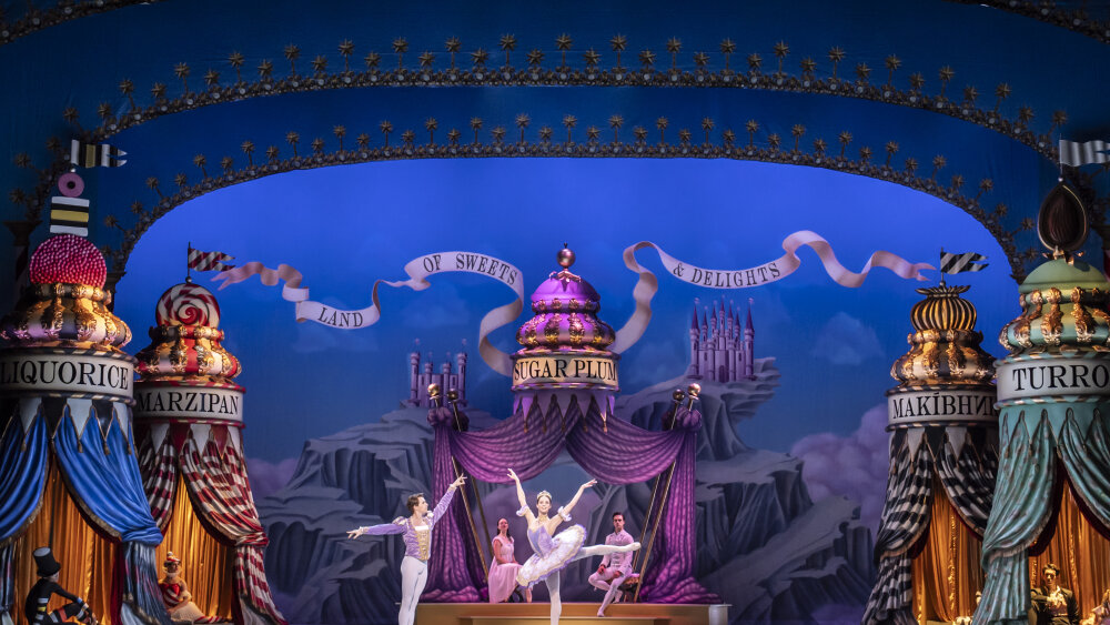 Emma Hawes as Sugar Plum Fairy and Aitor Arrieta as Sugar Plum Cavalier Aaron S. Watkin and Arielle Smith_s Nutcracker © Johan Persson.jpg_dupe1.jpg