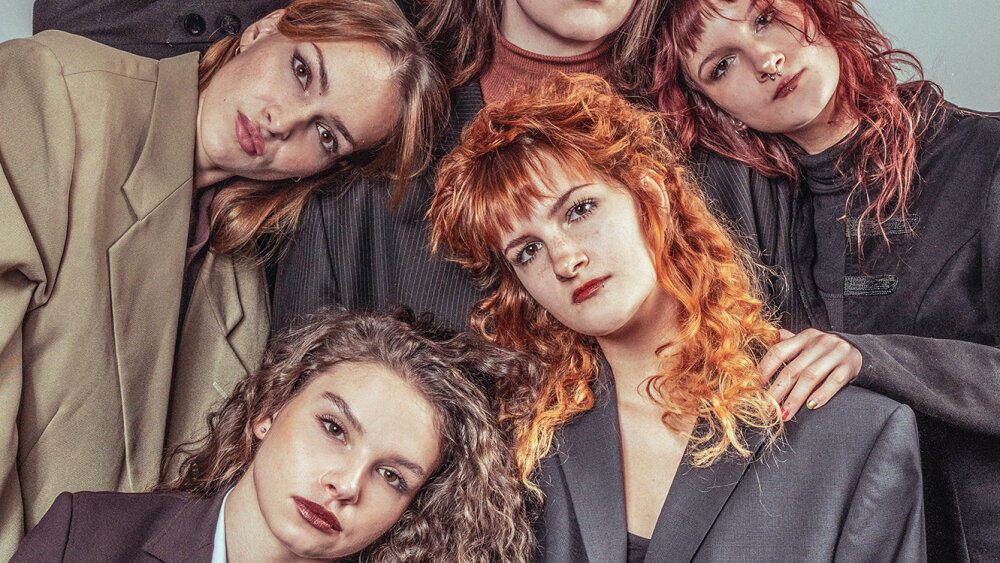 04_Celé obsadenie_ženy.jpg