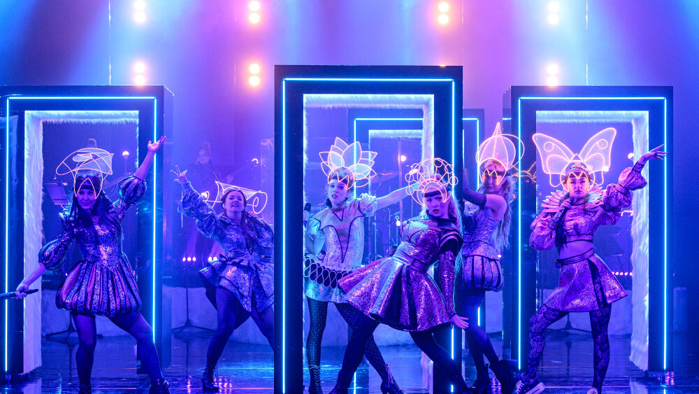 SIX, foto R.tappert zĖava M.CocuĖa Poly†kov†, D.Sumega Demecsov†, L.Kopuncov† Feckov†,B.śvidraŚov†, M.Dr°nov†, N.KĘÁov† .jpg