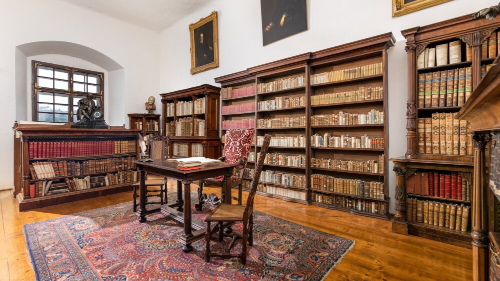 hrad_cerveny_kamen_kniznica (3).jpg