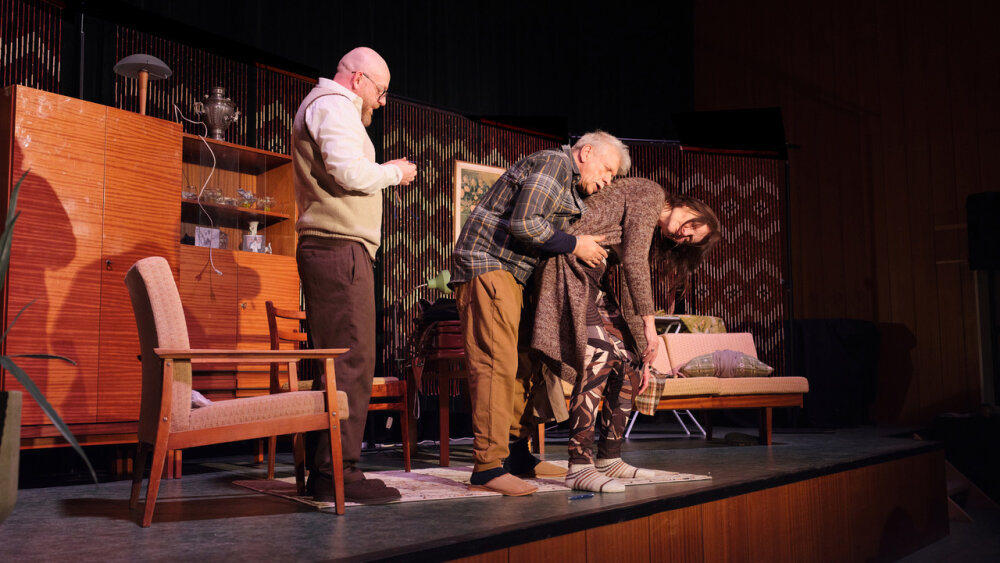 BRATISLAVSKÉ DIVADLO_Jana Oľhová_Richard Stanke_Ľuboš Kostelný_Foto Šymon Kliman_7.jpeg