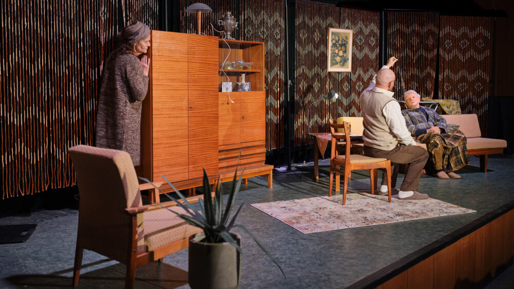 BRATISLAVSKÉ DIVADLO_Jana Oľhová_Richard Stanke_Ľuboš Kostelný_Foto Šymon Kliman.jpeg