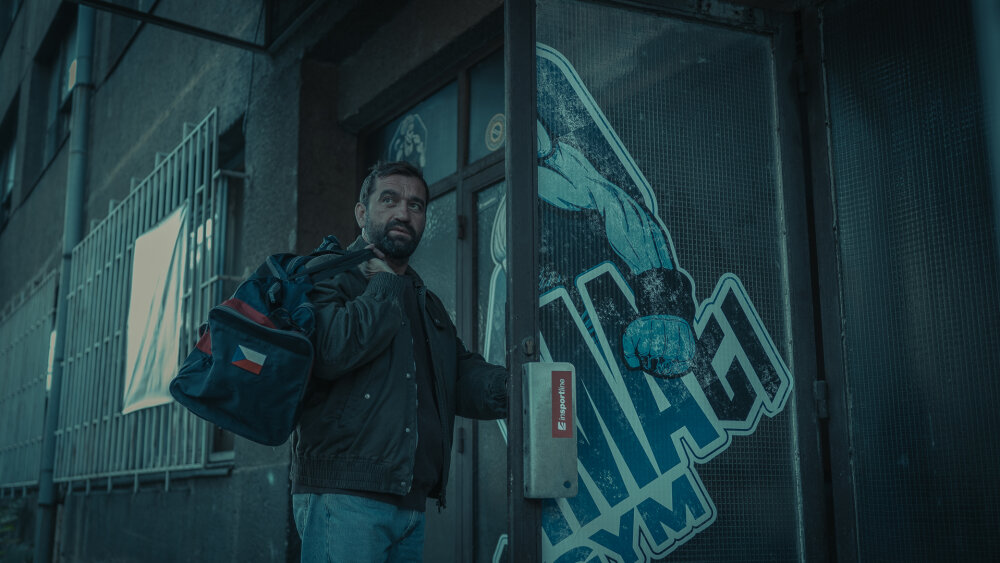 Bojovnik_Byvaly sampion Hoff sa vracia, aby vybojoval zivotny zapas_zdroj Bontonfilm.jpg