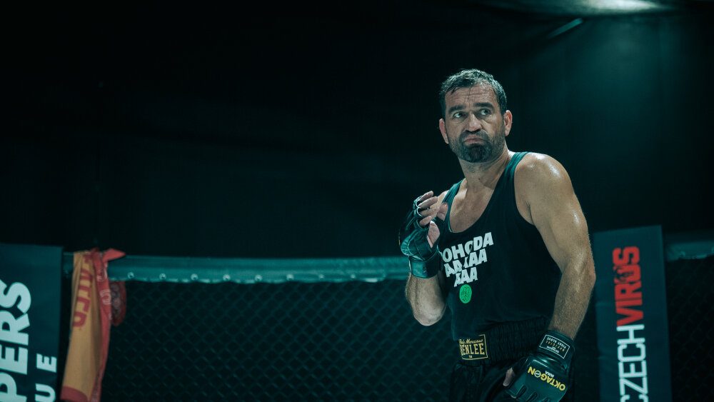 Bojovnik_Milan Ondrik ako byvaly sampion v boxe Pavel Hoff Hoffmeister_zdroj Bontonfilm.jpg