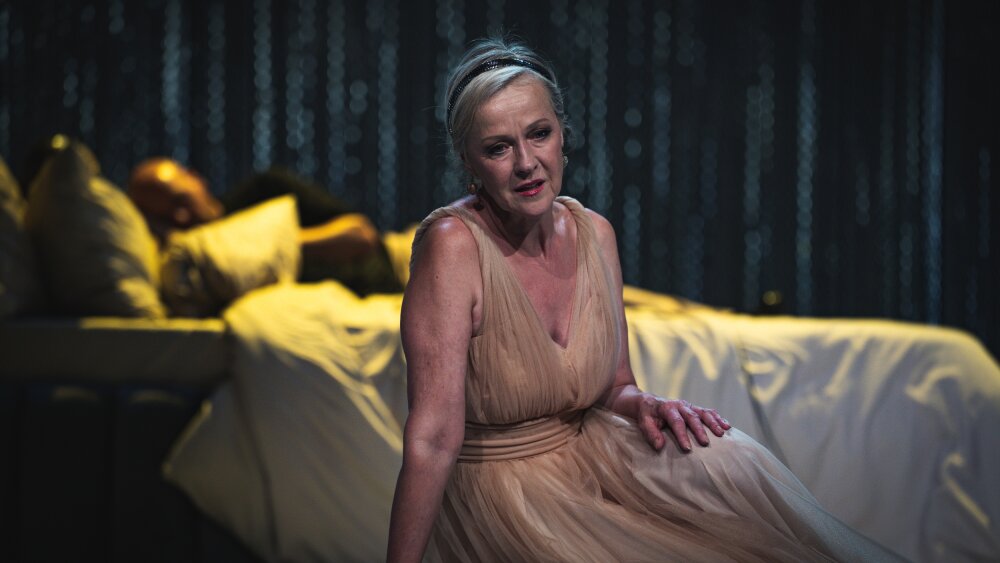 Obrázok v galérií - dievca%20na%20oltari%20%282%29.jpg