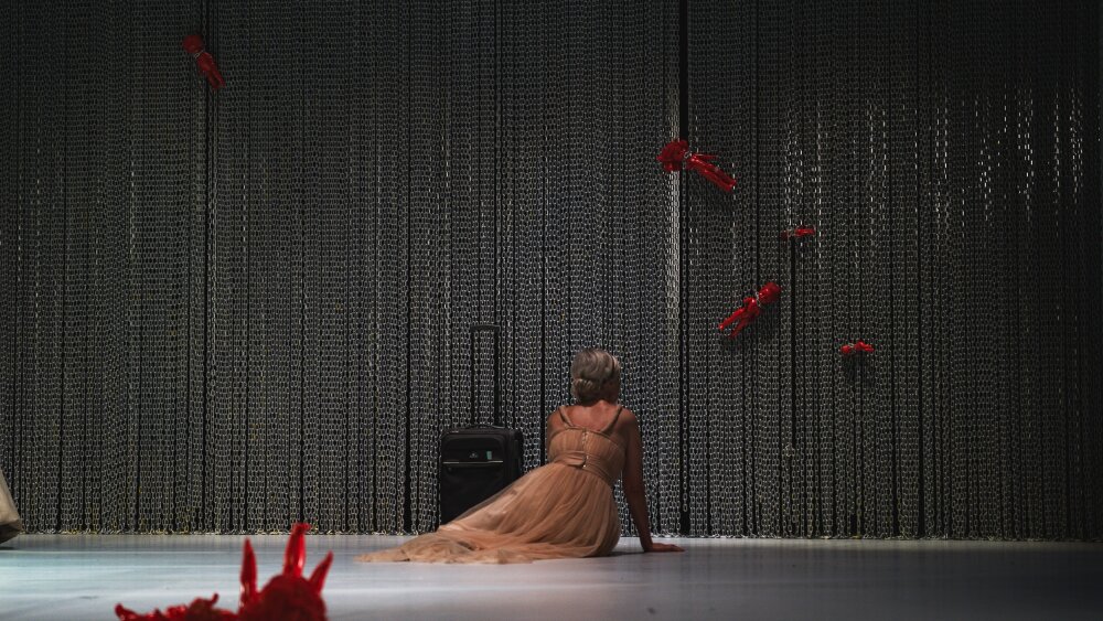 Obrázok v galérií - dievca%20na%20oltari%20%284%29.jpg