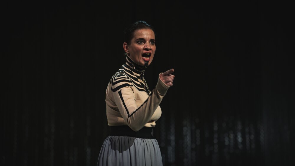 Obrázok v galérií - dievca%20na%20oltari%20%289%29.jpg