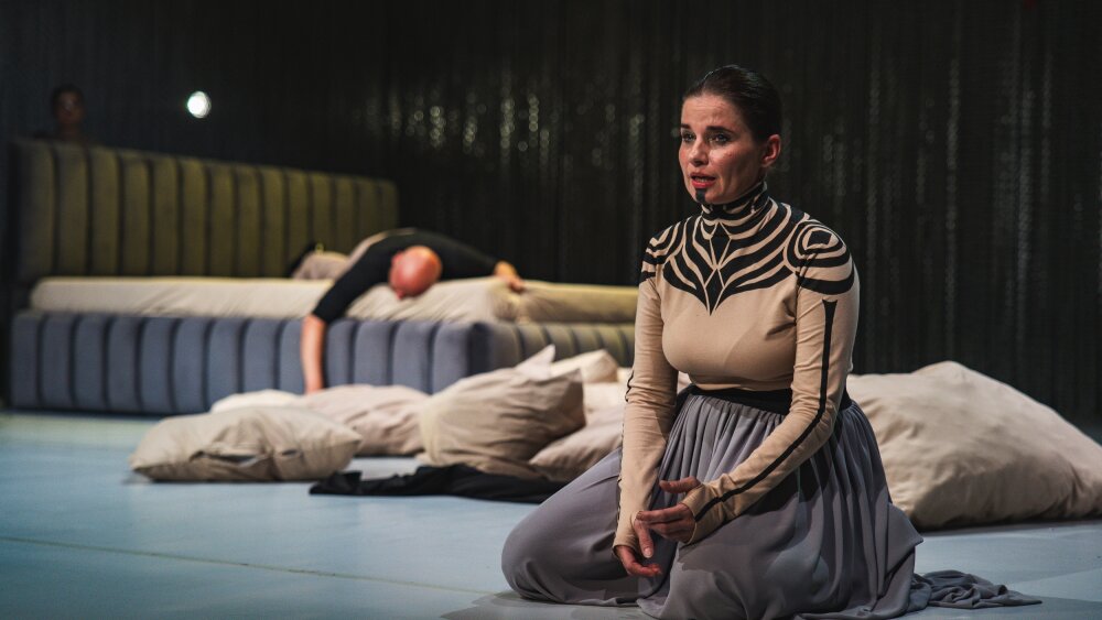 Obrázok v galérií - dievca%20na%20oltari%20%2815%29.jpg