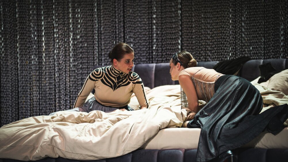 Obrázok v galérií - dievca%20na%20oltari%20%2819%29.jpg