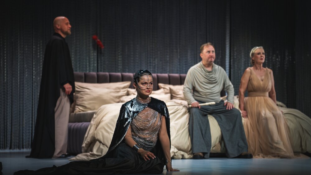 Obrázok v galérií - dievca%20na%20oltari%20%2833%29.jpg