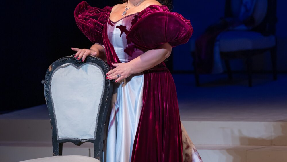 Obrázok v galérií - Eli%C5%A1ka%20Weissov%C3%A1%20-%20Tosca%202%20%28photo%20by%20Joseph%20Mar%C4%8Dinsk%C3%BD%29.jpg