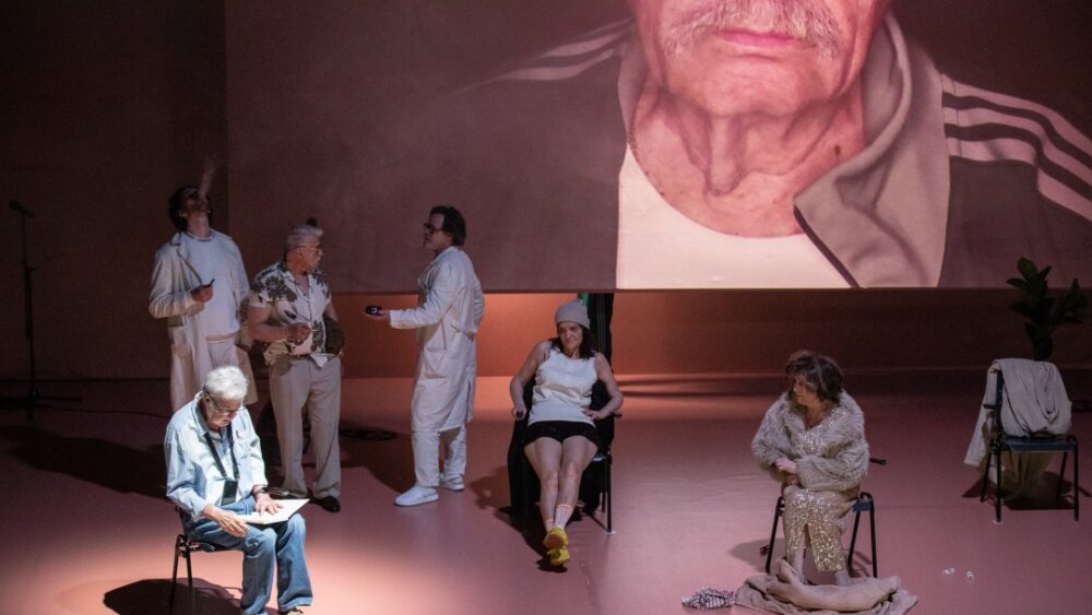 Obrázok v galérií - dusan_jamrich_richard_stanke_jana_olhova_emilia_vasaryova_ucastnici_starnutia_jakub_rybarik_robert_roth_osetrovatelia.jpg