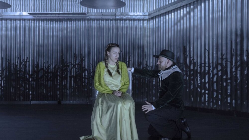 Obrázok v galérií - barbora_andresicova_abigail_williamsova_lubos_kostelny_pastor_parris.jpg