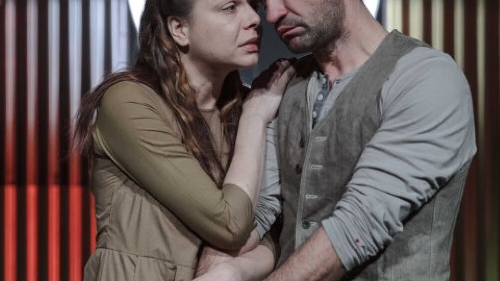 Obrázok v galérií - petra_vajdova_elizabeth_proctorova_milan_ondrik_john_proctor.jpg