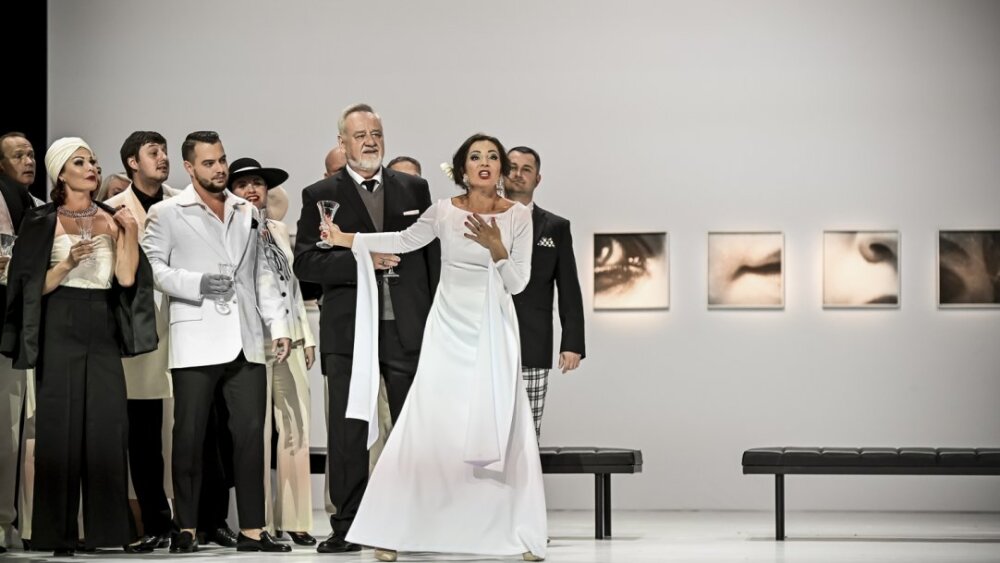 Obrázok v galérií - _olb0860_adriana_kucerova_zbor.jpg