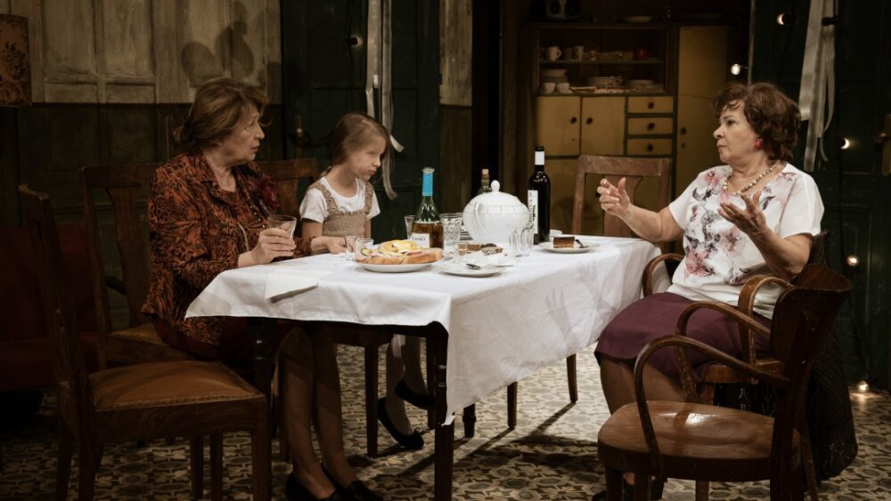 Obrázok v galérií - emilia_vasaryova_drozdikova_lucia_babony_dievcatko_kamila_magalova_kanatova.jpg